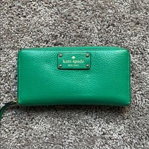 Kate Spade Emerald Wallet - GREAT CONDITION!